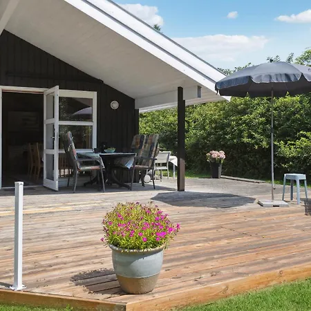 Beautiful In Vaeggerlose With Kitchen Bøtø By